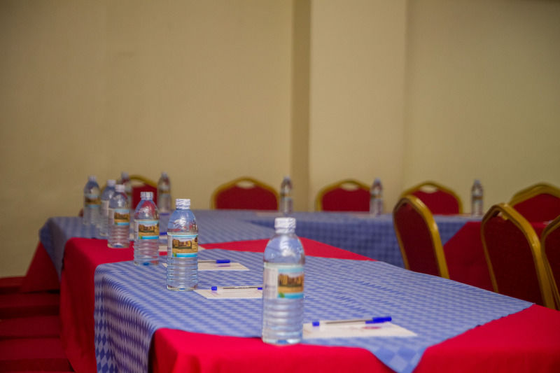 Grand Global Hotel Kampala Buitenkant foto