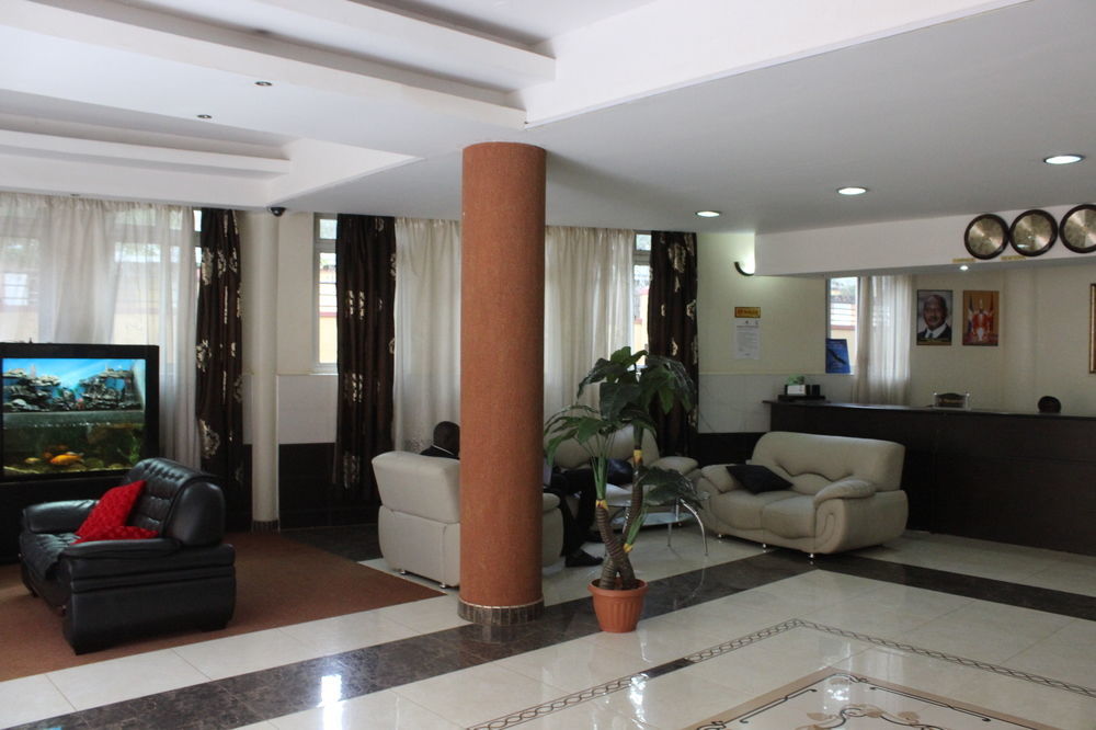 Grand Global Hotel Kampala Buitenkant foto