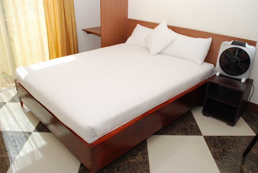 Grand Global Hotel Kampala Buitenkant foto