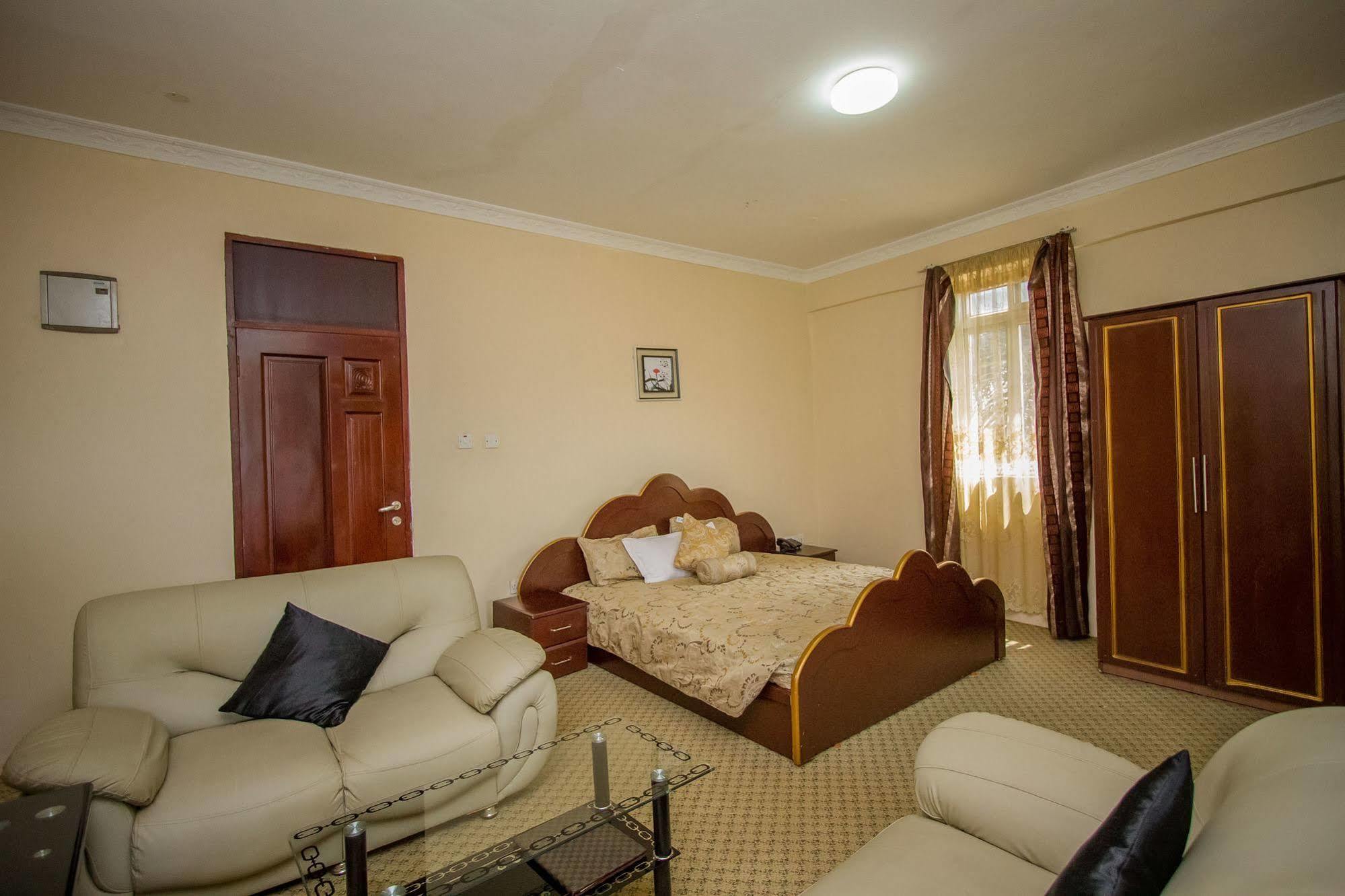 Grand Global Hotel Kampala Buitenkant foto