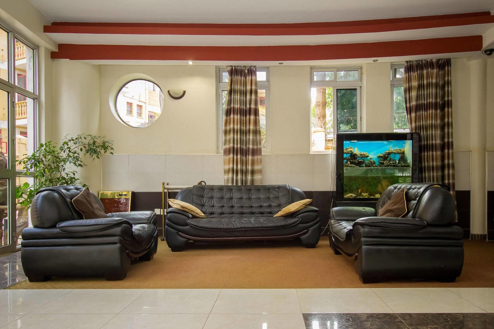 Grand Global Hotel Kampala Buitenkant foto