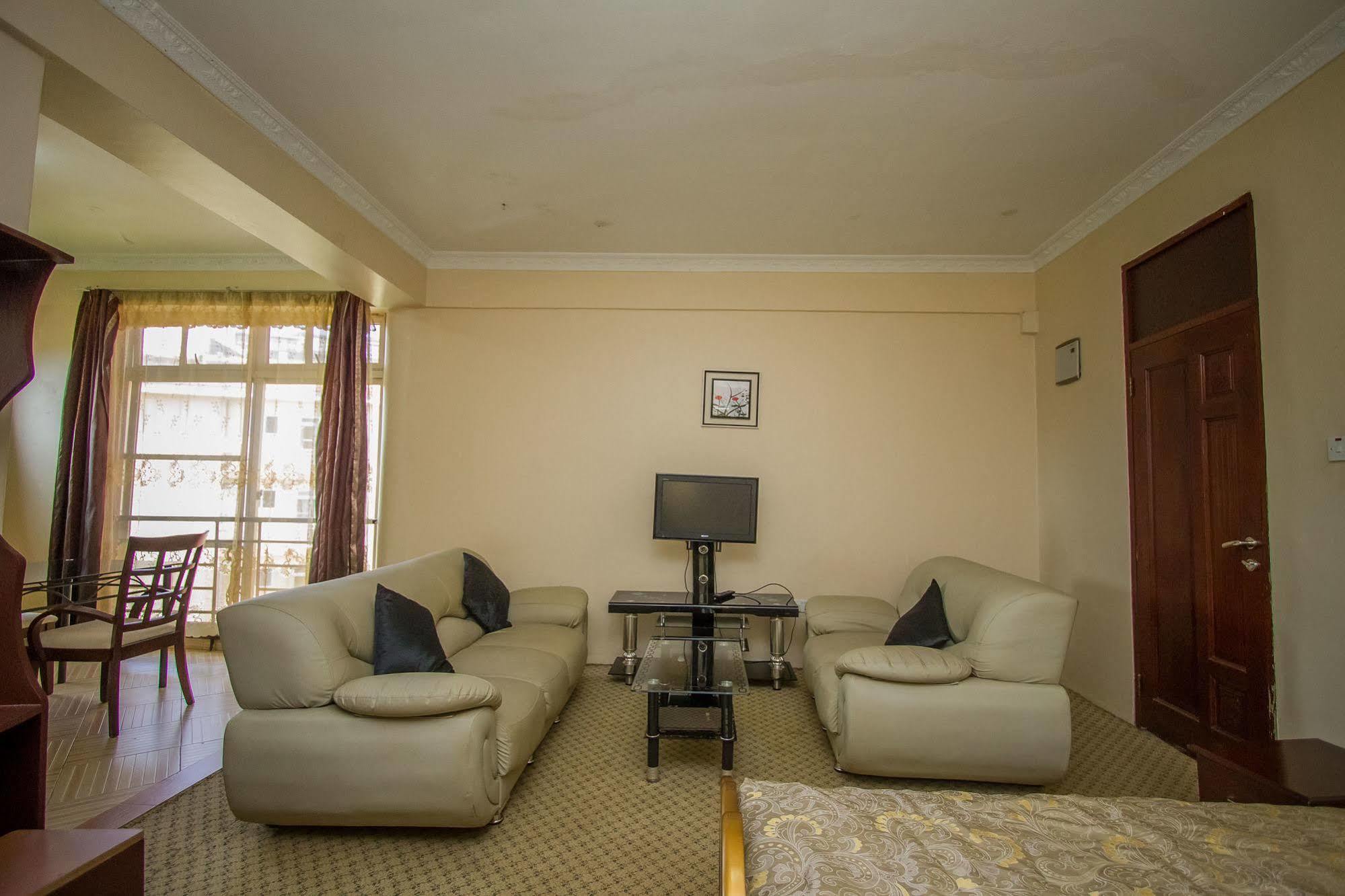 Grand Global Hotel Kampala Buitenkant foto