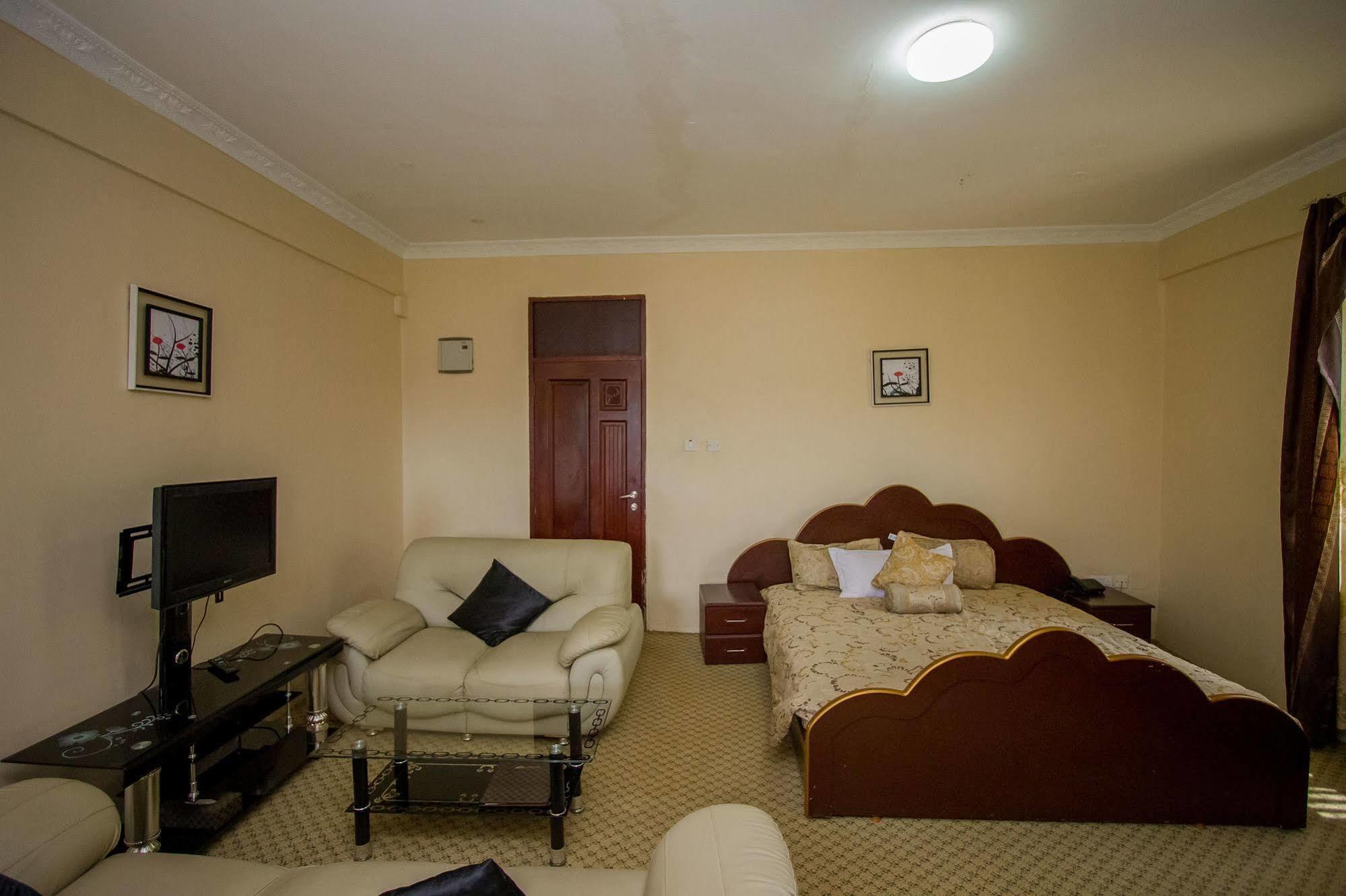 Grand Global Hotel Kampala Buitenkant foto