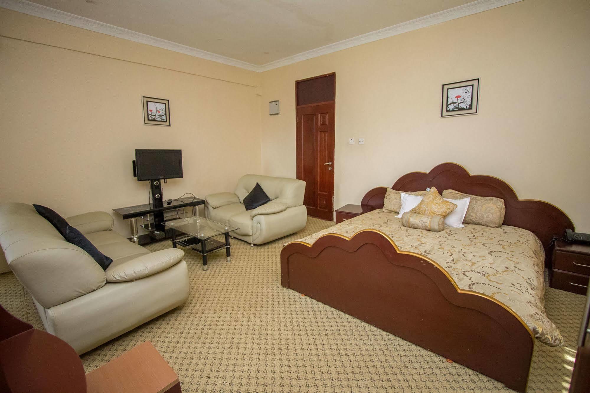 Grand Global Hotel Kampala Buitenkant foto
