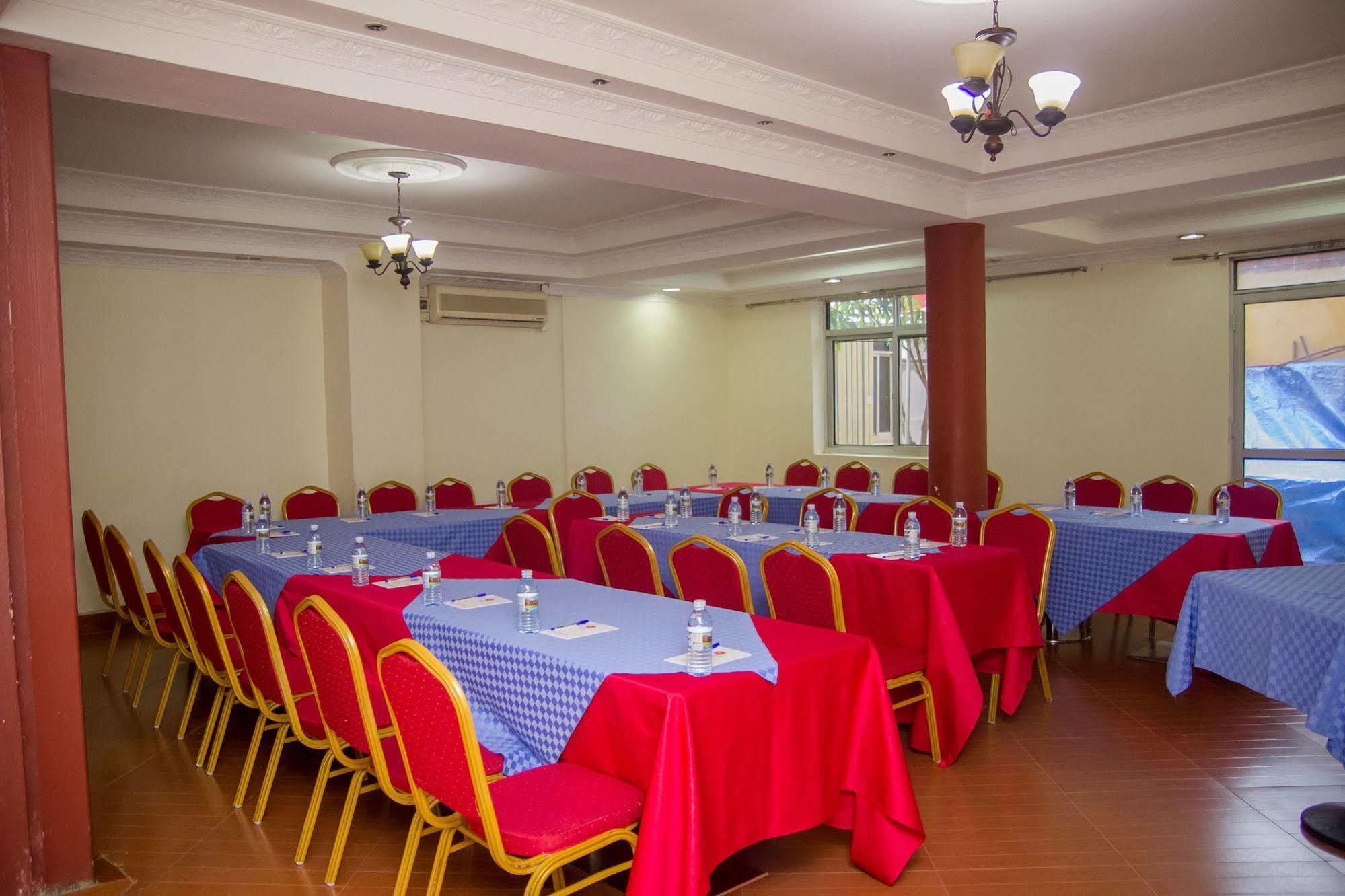 Grand Global Hotel Kampala Buitenkant foto