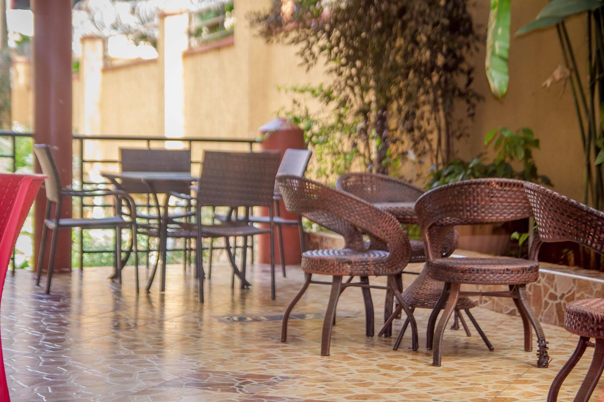 Grand Global Hotel Kampala Buitenkant foto