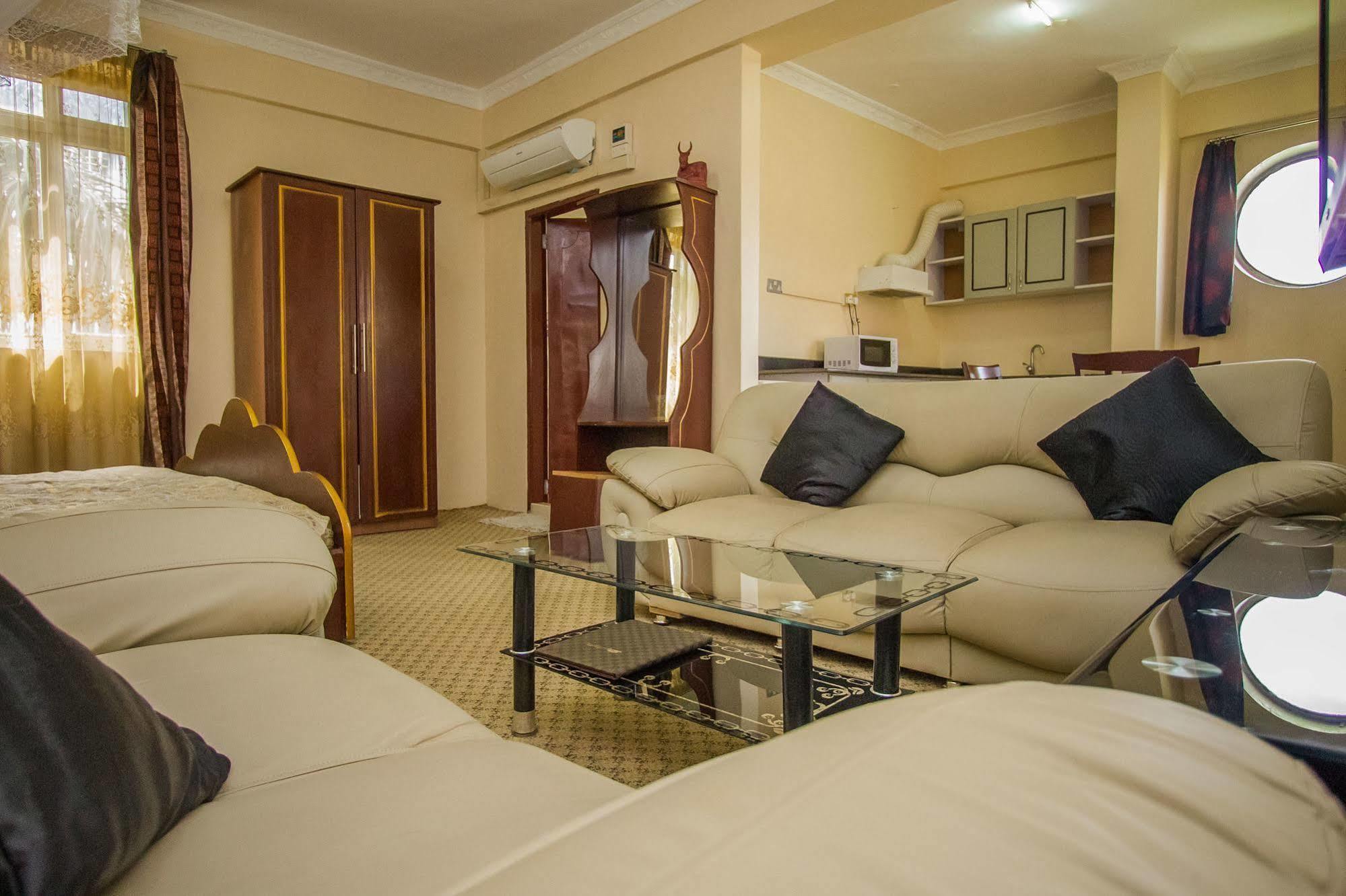 Grand Global Hotel Kampala Buitenkant foto