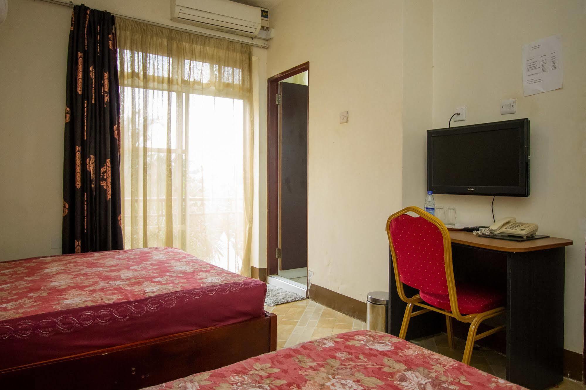 Grand Global Hotel Kampala Buitenkant foto