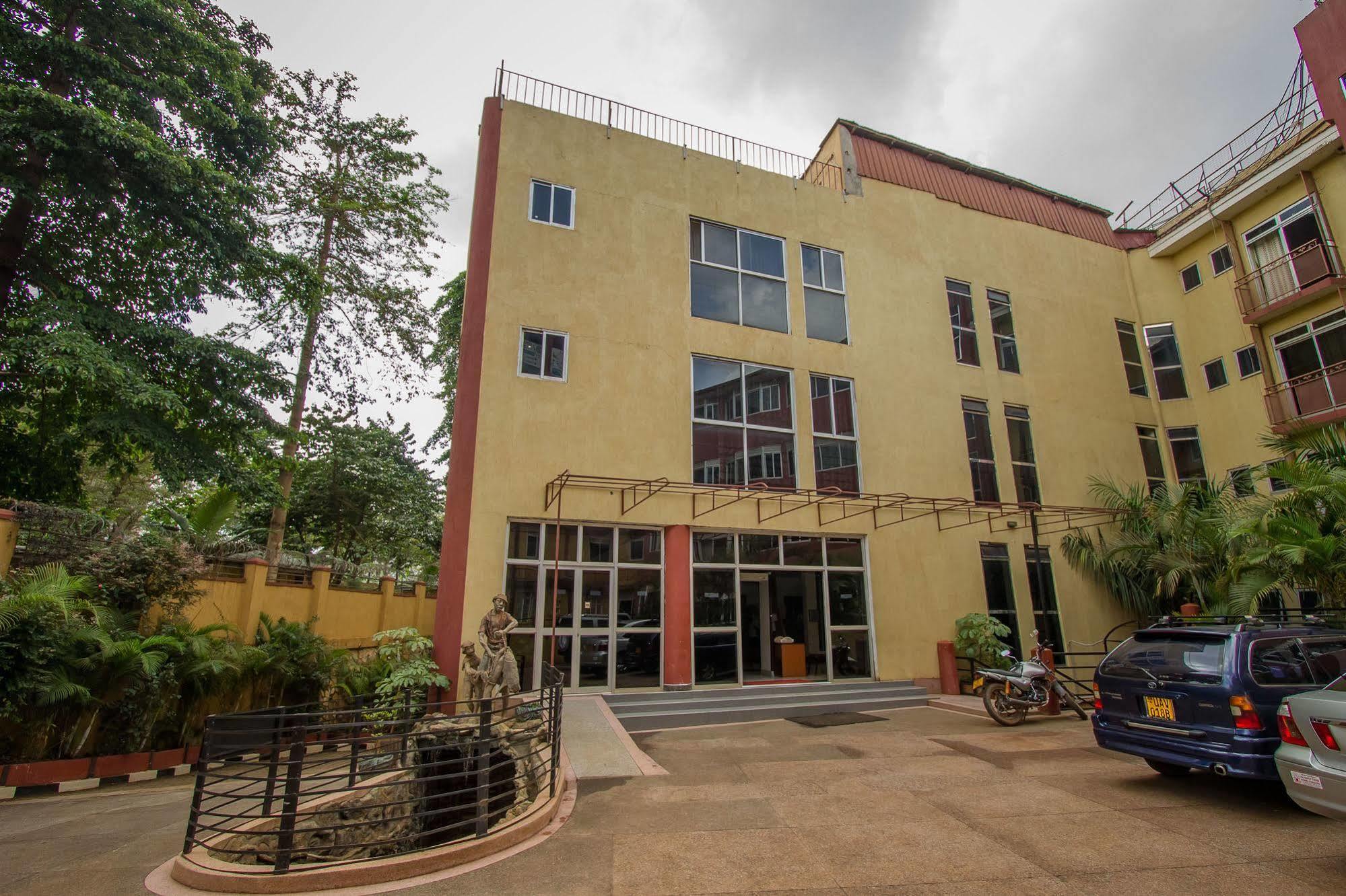 Grand Global Hotel Kampala Buitenkant foto