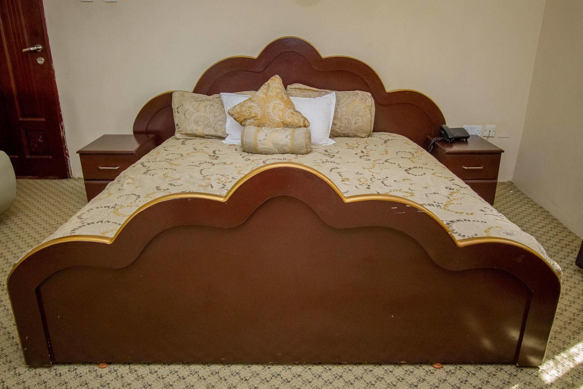 Grand Global Hotel Kampala Buitenkant foto